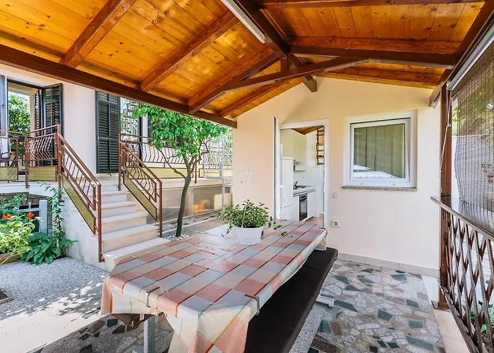 Andela Apartment Pula