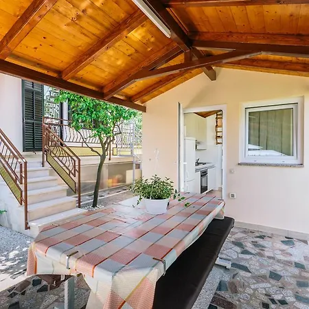 Andela Apartamento Pula