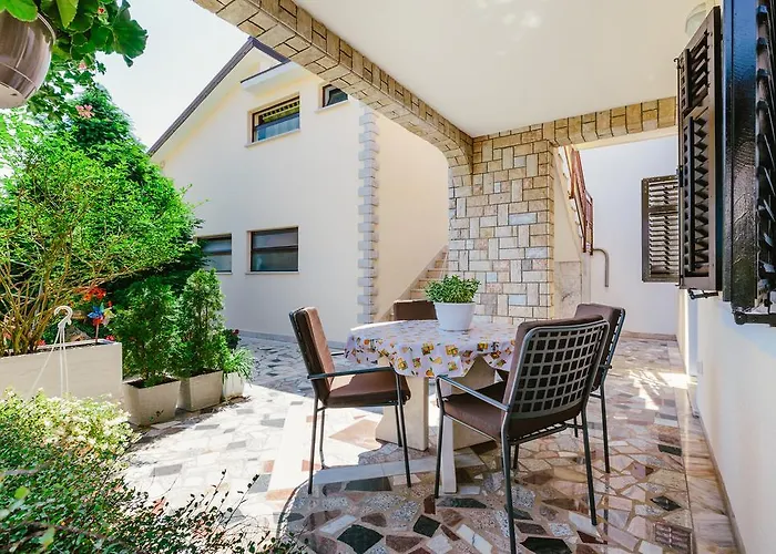 Apartament Andela *