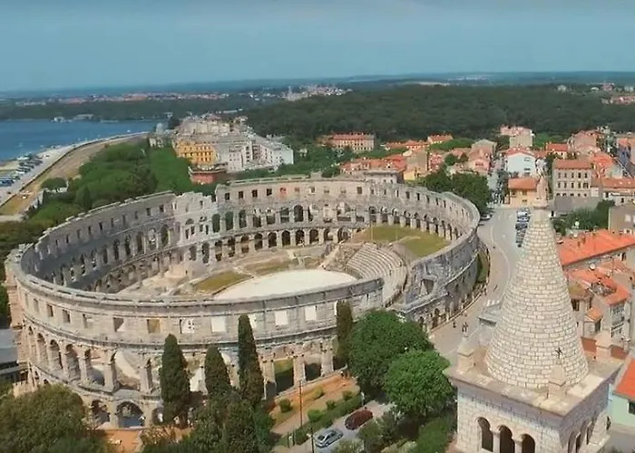 Andela Pula