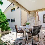 Apartment Andela *